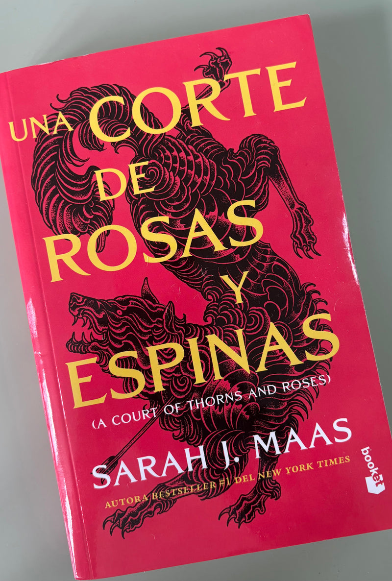 Una Corte de Rosas y Espinas